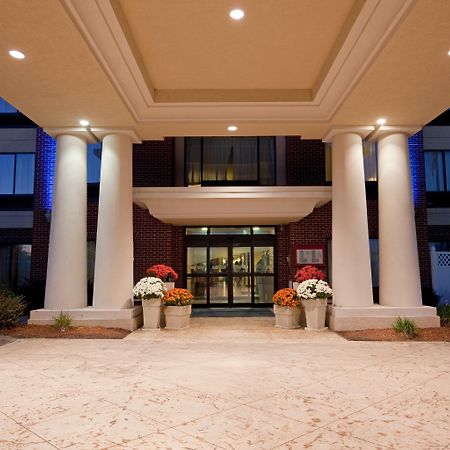 Holiday Inn Express Hotel & Suites Manchester - Airport By Ihg Exterior photo