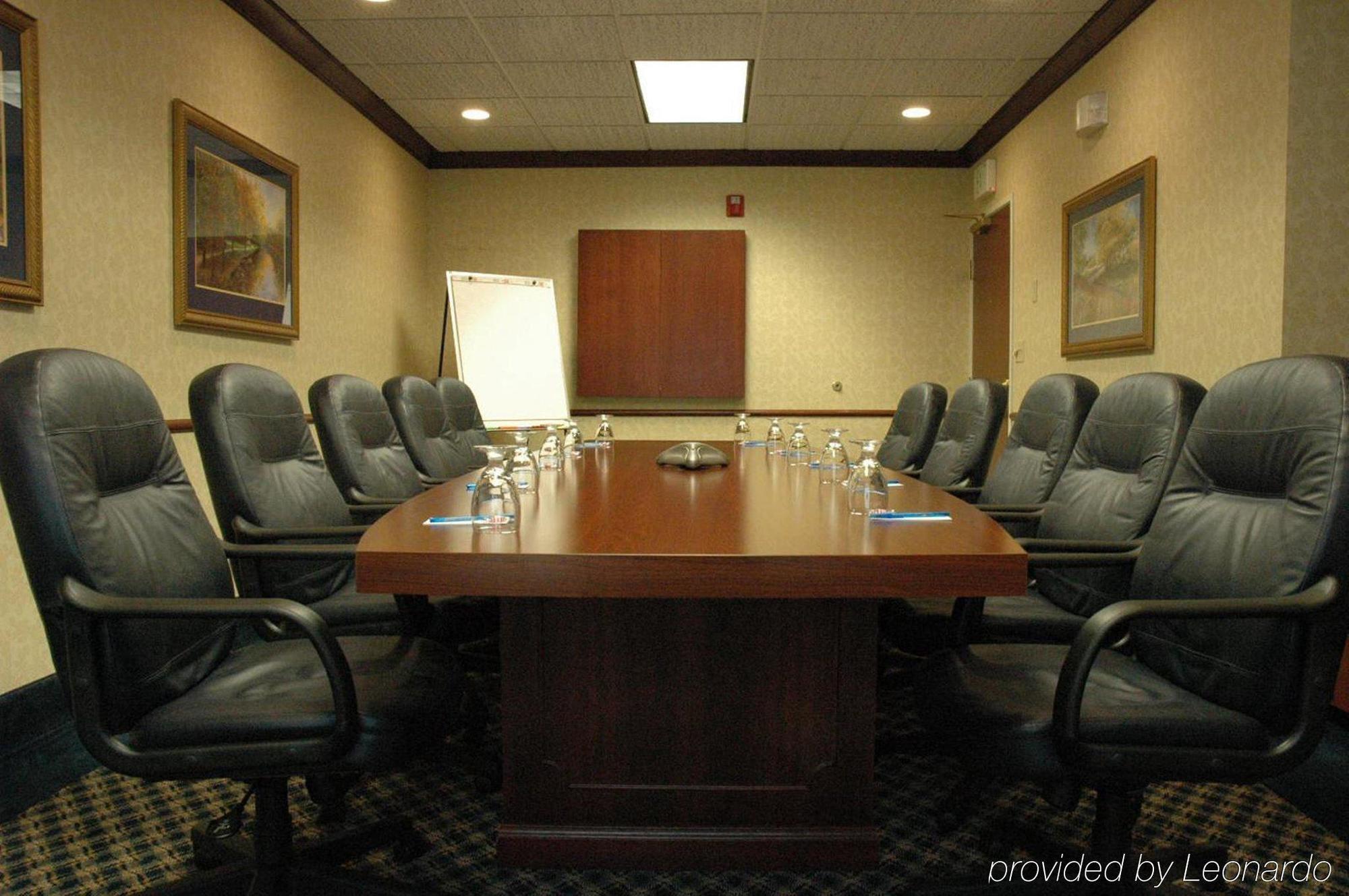 Holiday Inn Express Hotel & Suites Manchester - Airport By Ihg Facilities photo