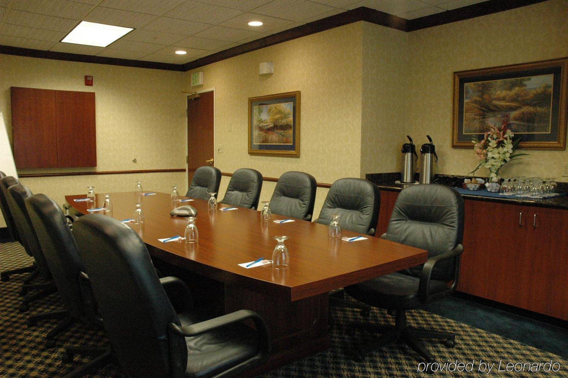 Holiday Inn Express Hotel & Suites Manchester - Airport By Ihg Facilities photo