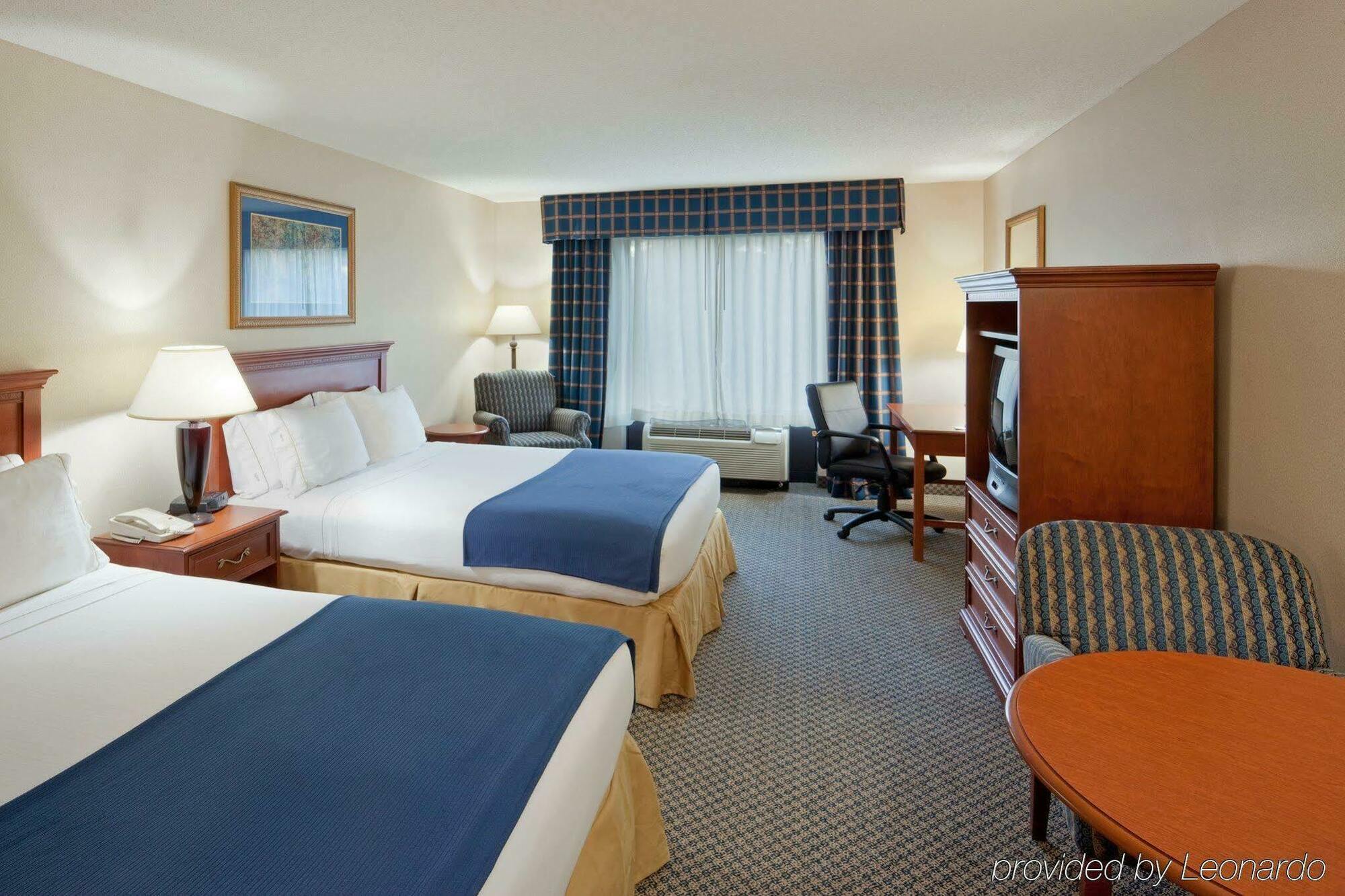 Holiday Inn Express Hotel & Suites Manchester - Airport By Ihg Room photo